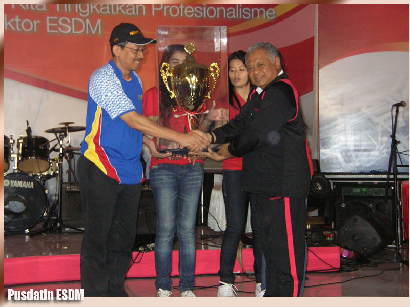 Kontingen PT PLN Kembali Raih Predikat Juara Umum Porseni Sektor ESDM